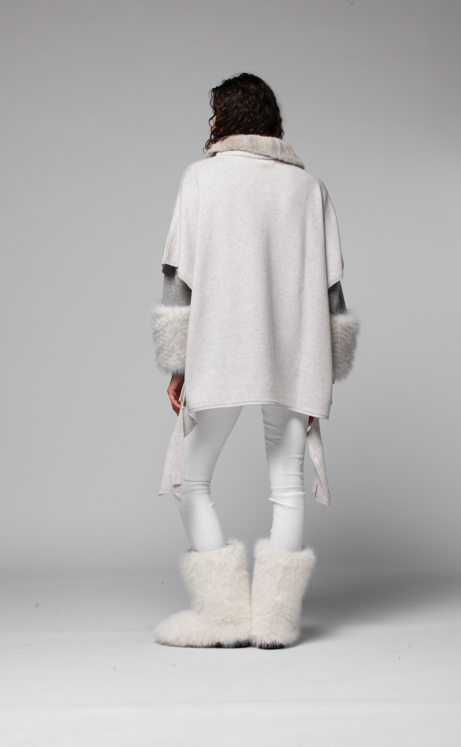 PAVIA poncho