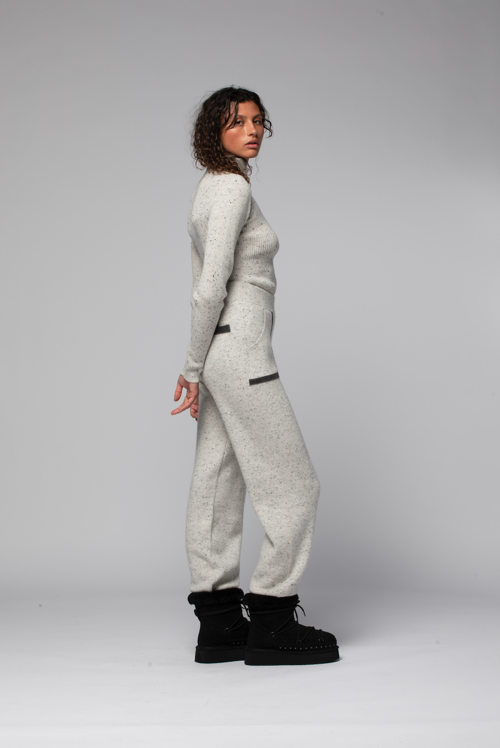 THEA sweater