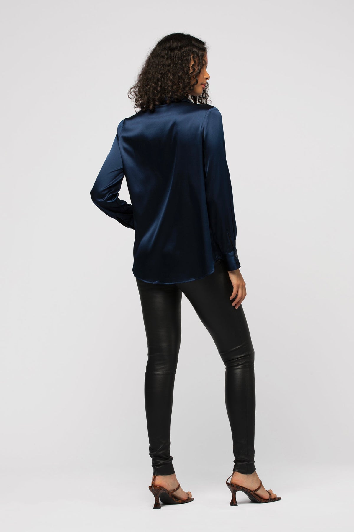 PERLEGGING Black detail